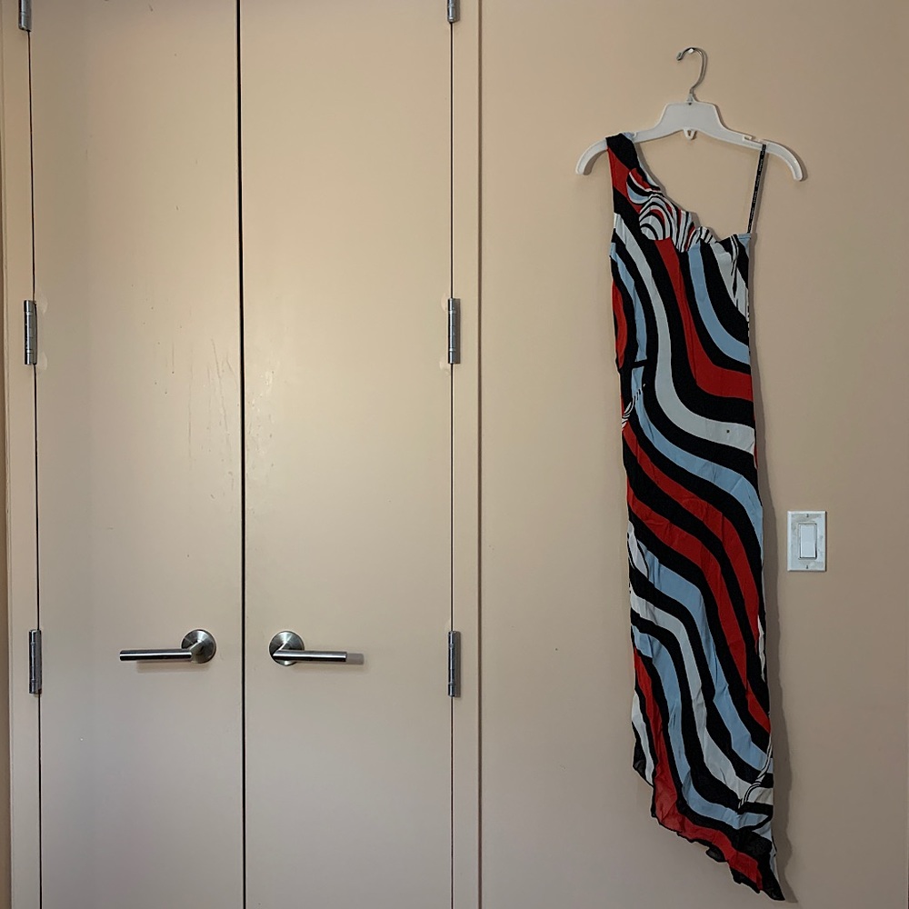 Morgan de Toi One shoulder Chiffon Dress